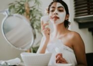 10 Produk Kecantikan yang Cocok untuk Merawat Kulit Tua