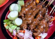 Sate Ayam Madura: Kuliner Legendaris yang Menggoyang Lidah dan Resepnya