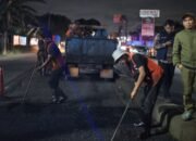 Bupati Bogor Sahur Bersama Pekerja Jalan Parung-Kemang