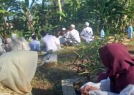 Ziarah Makam Jadi Tradisi Warga Saat Idul Fitri