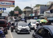 Pasar Tradisional Lewo, Pasar Reboan Di Malangbong Membuat Macet Jalur Lalu Lintas