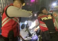 Gelar Patroli, Polisi Temukan Miras di Kerkof dan Musnahkan di Lokasi