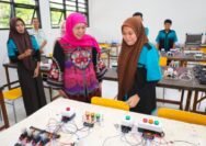 Khofifah bangga serapan lulusan SMK Jatim tembus 91,46 persen