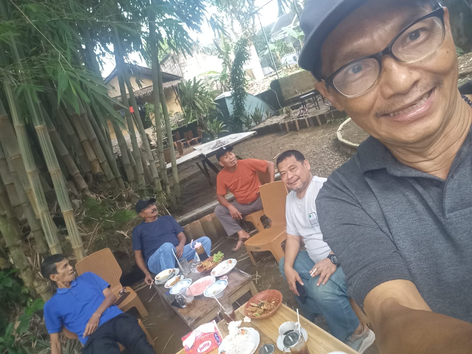 Saung Empang Batu Kembar, Pecak Nila Segar Ciliwung