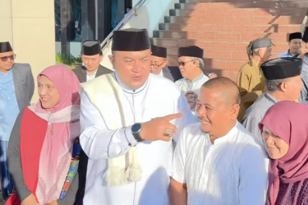 Bupati Bogor Bersama Ribuan Jamaah Ikuti Sholat Idul Adha di Masjid Agung Baitul Faizin