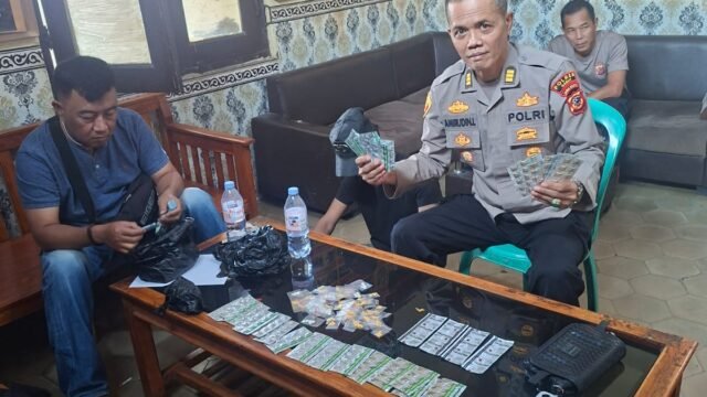 Gerak Cepat Polsek Cibatu! Pengedar Obat Terlarang Diciduk Saat Patroli Rutin