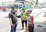 Cegah Gangguan Kamtibmas, Polsek Kadungora Evakuasi ODGJ di Depan Toko Mixue