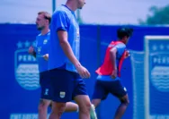 Luka Menalo Tak Risau Jadwal Padat Persib: Ini Risiko sebagai Pemain Sepak Bola